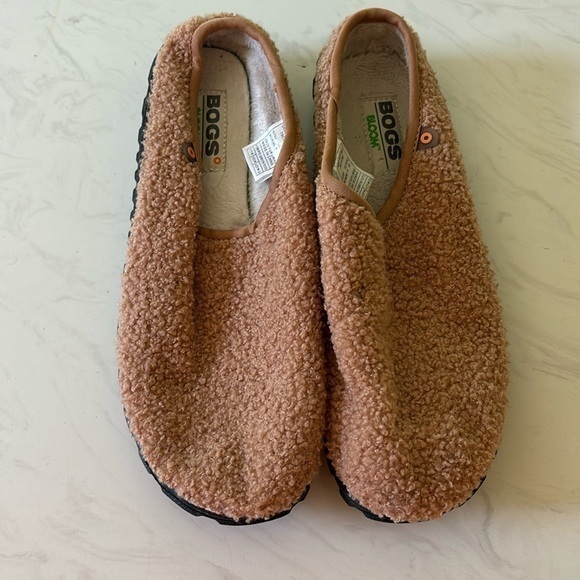 Bogs Shoes - Bogs Bloom Sherpa Slipper/Clog